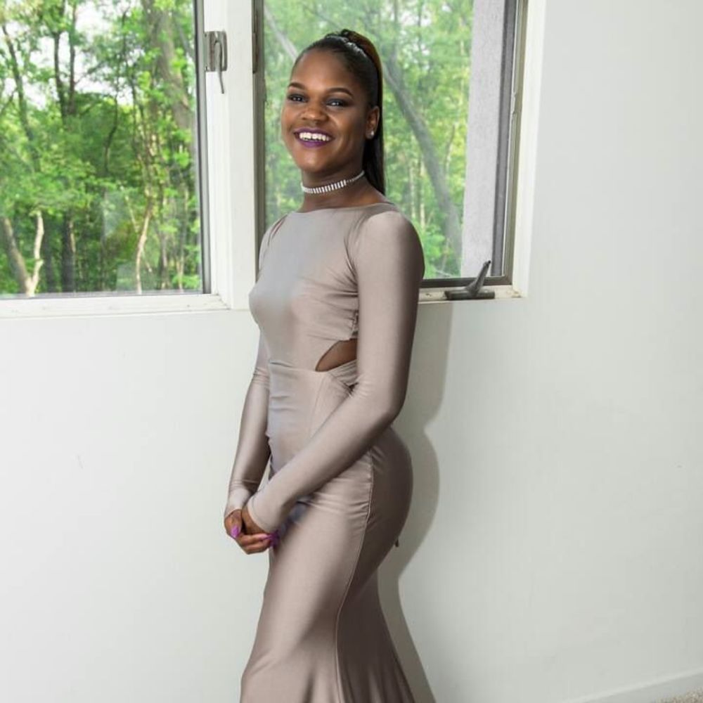 Meet your Posher, Janya